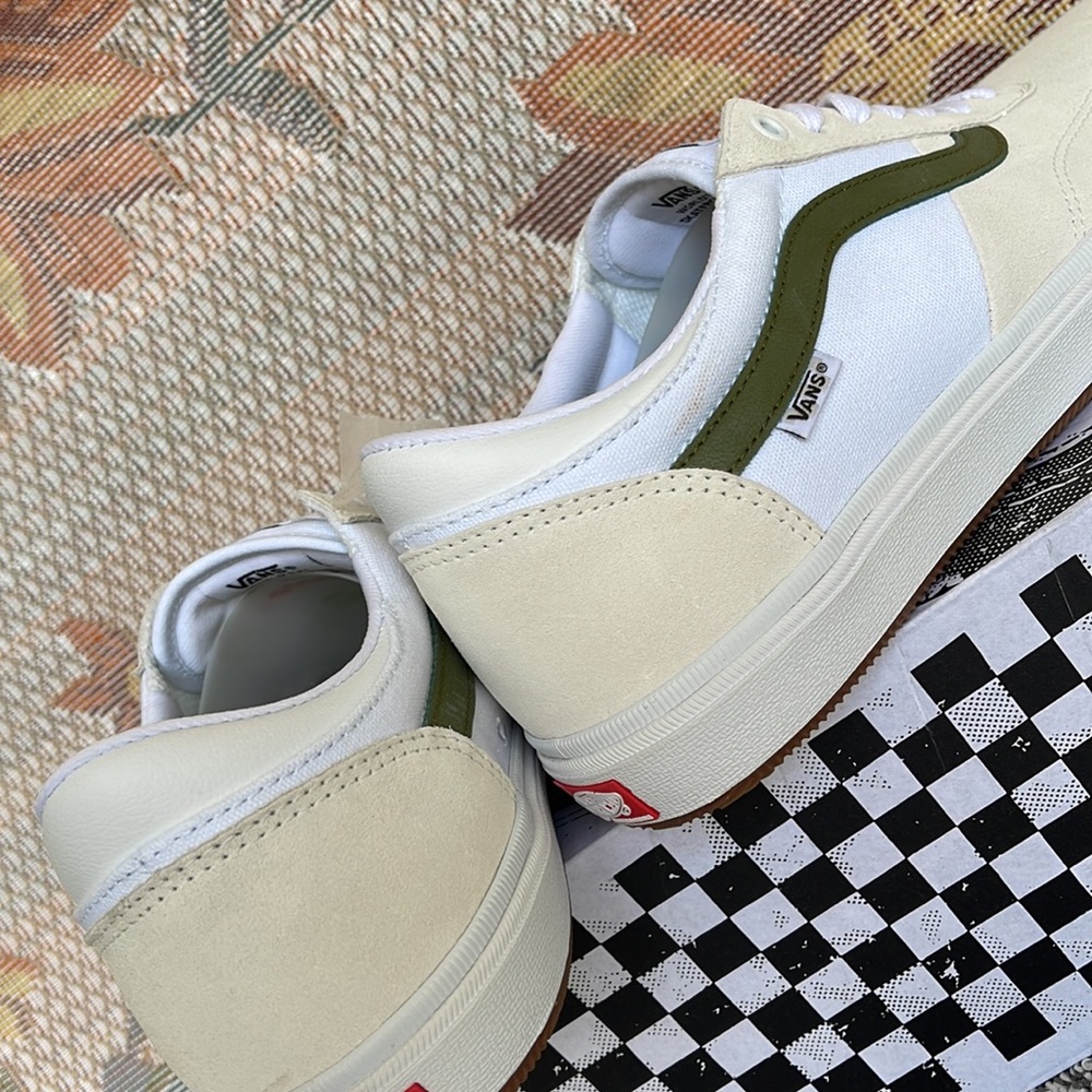 Vans WMNS Gilbert Crockett 
True White/Green
VN0A5JIF133
sneakers - Picture 15 of 16